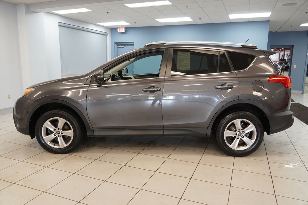 2015 Toyota RAV4 XLE ( AWD )