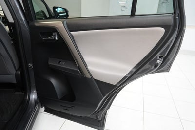 2015 Toyota RAV4 XLE ( AWD )