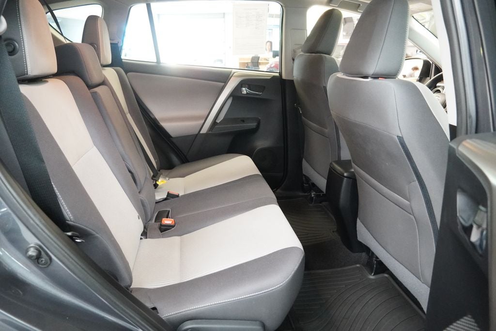 2015 Toyota RAV4 XLE ( AWD )