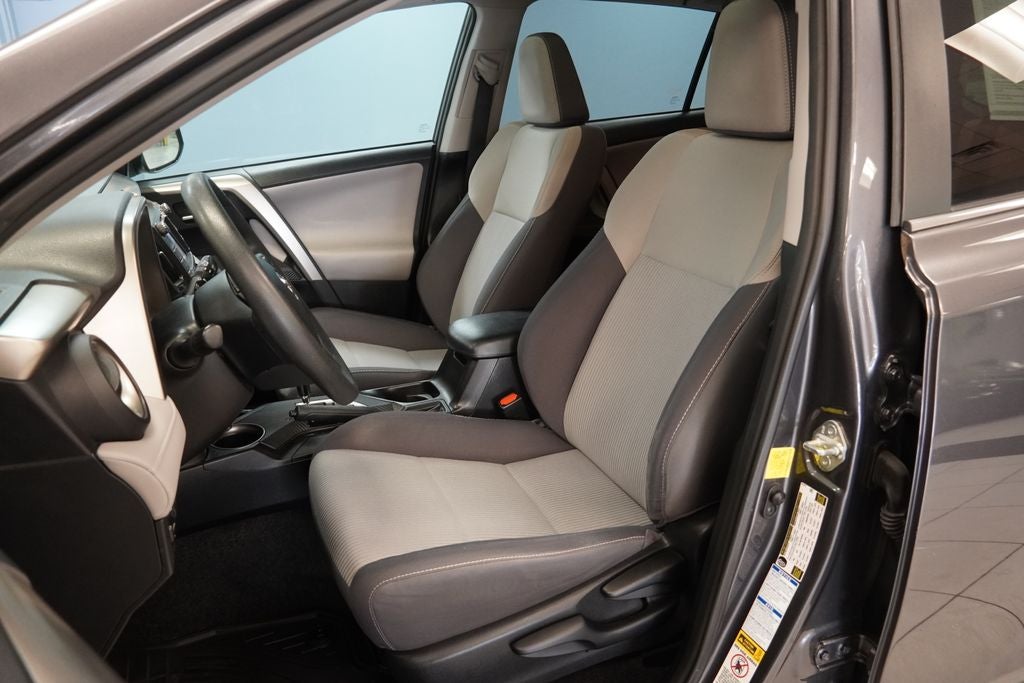 2015 Toyota RAV4 XLE ( AWD )