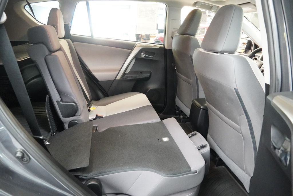 2015 Toyota RAV4 XLE ( AWD )