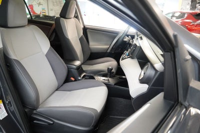 2015 Toyota RAV4 XLE ( AWD )