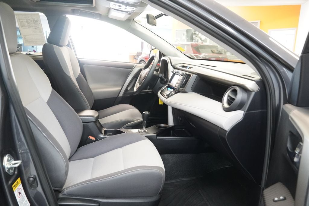 2015 Toyota RAV4 XLE ( AWD )