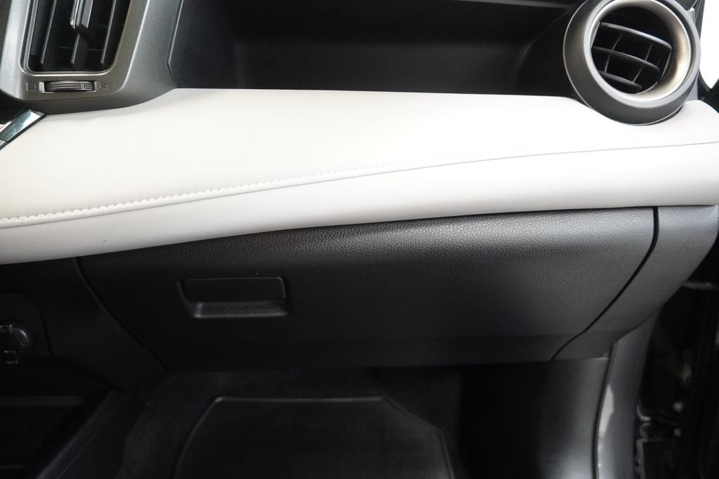 2015 Toyota RAV4 XLE ( AWD )
