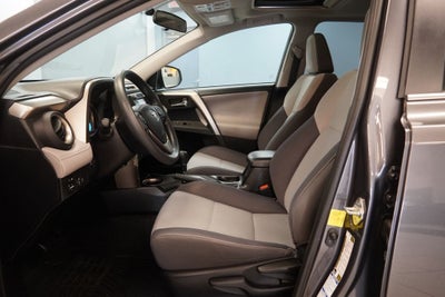 2015 Toyota RAV4 XLE ( AWD )