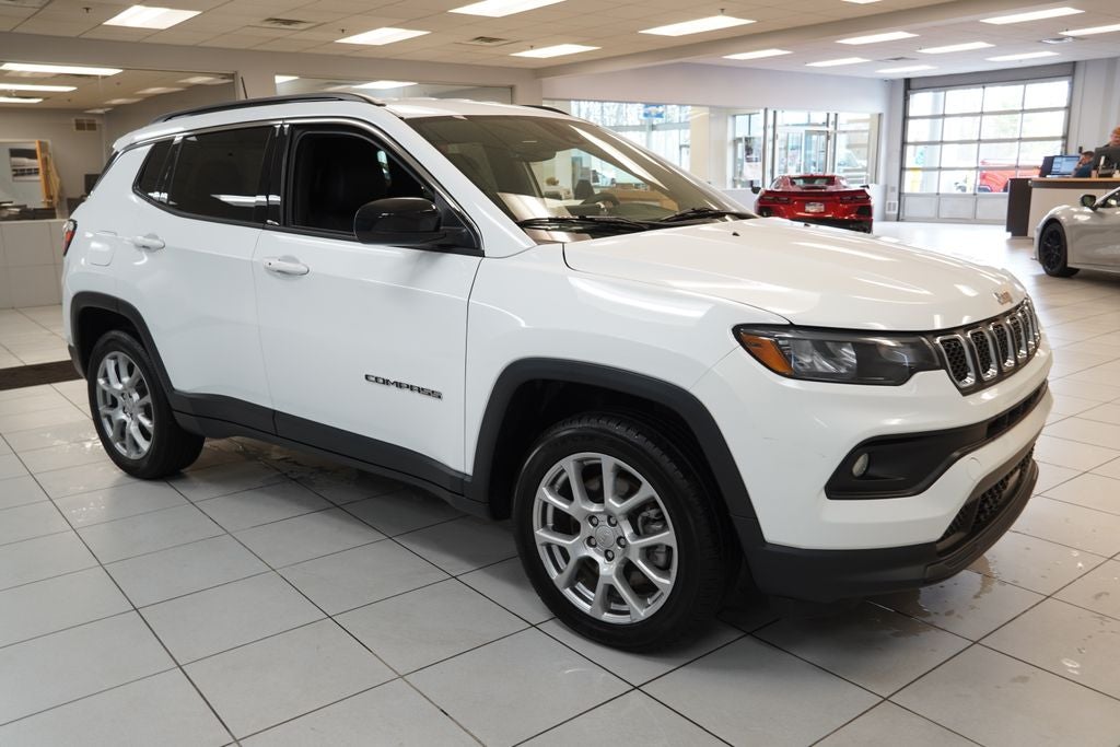 2023 Jeep Compass Latitude Lux 4WD