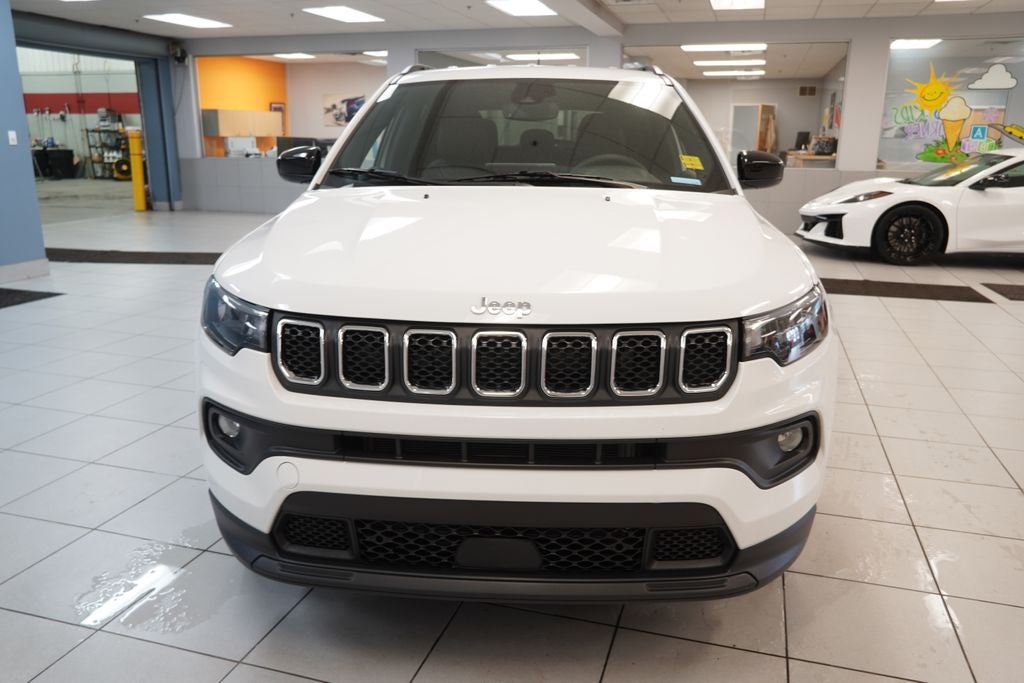 2023 Jeep Compass Latitude Lux 4WD