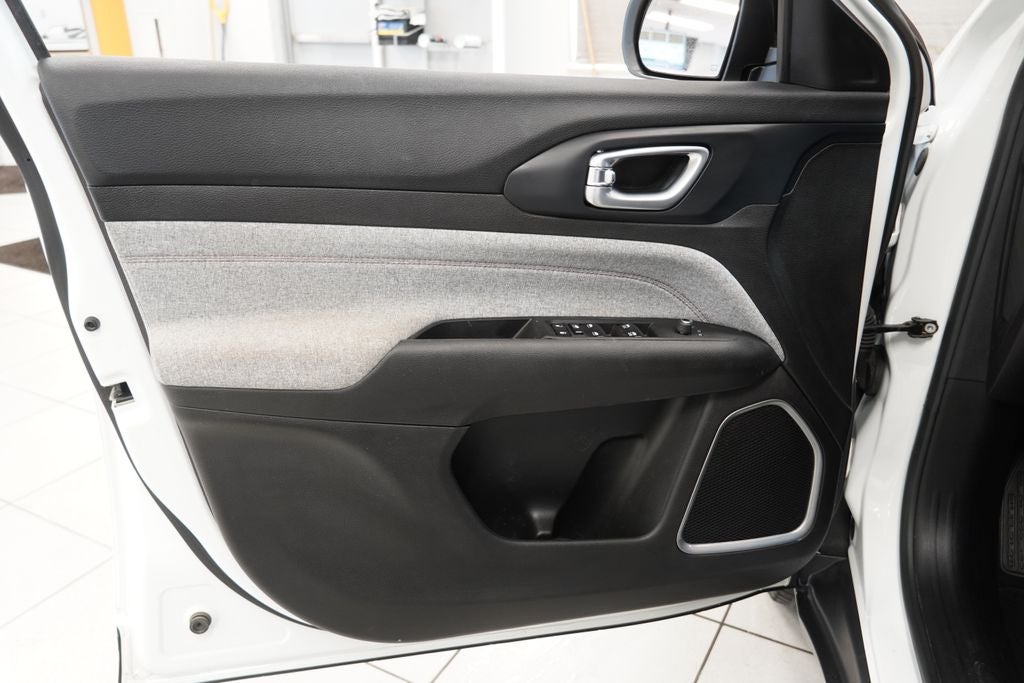 2023 Jeep Compass Latitude Lux 4WD