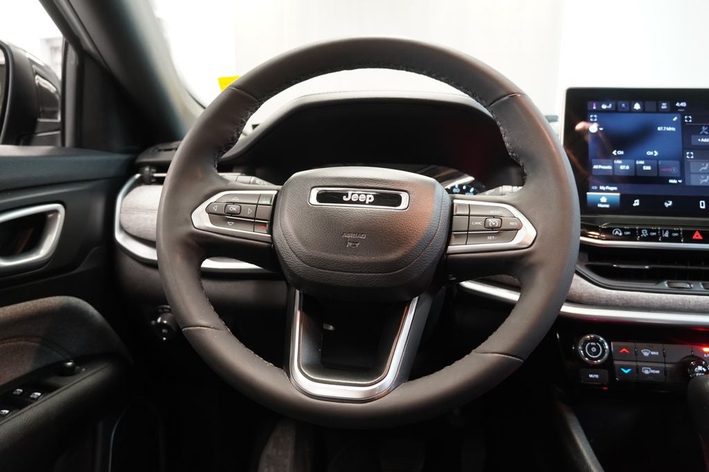 2023 Jeep Compass Latitude Lux 4WD