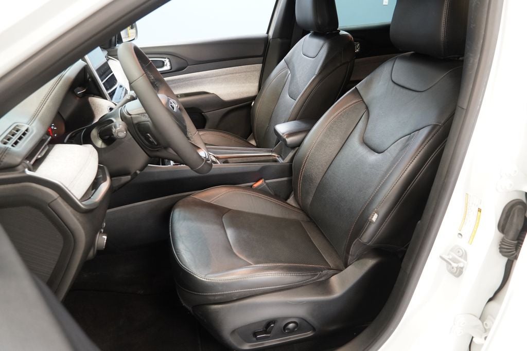 2023 Jeep Compass Latitude Lux 4WD
