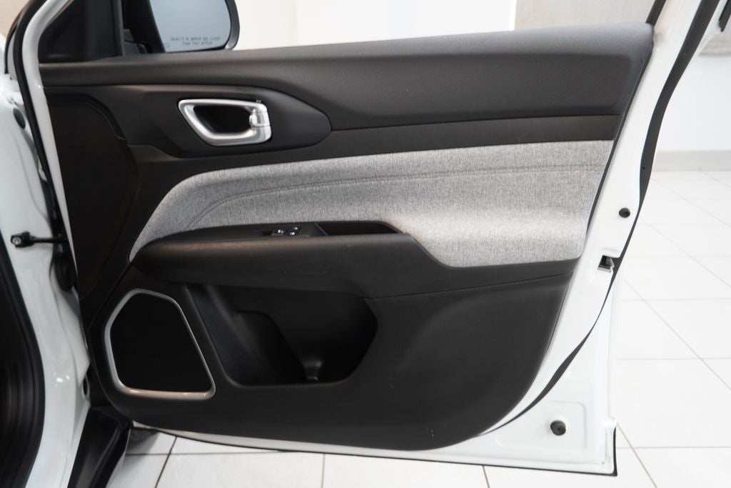 2023 Jeep Compass Latitude Lux 4WD