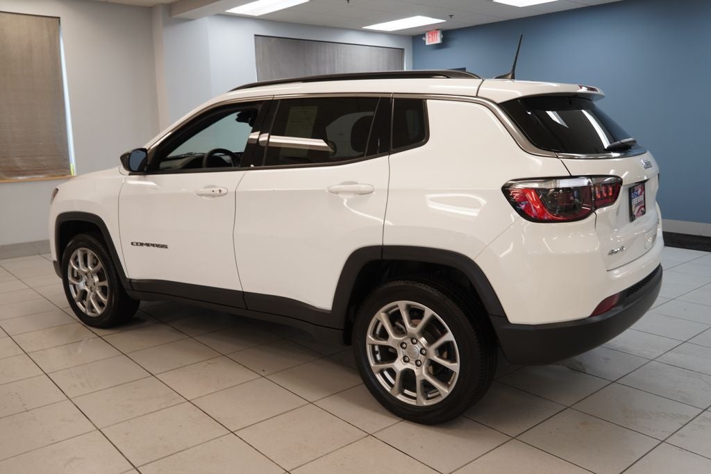 2023 Jeep Compass Latitude Lux 4WD