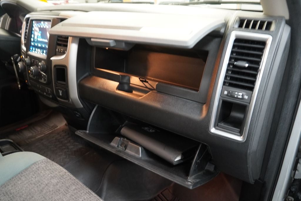 2018 RAM 1500 Big Horn CREW CAB 4X4