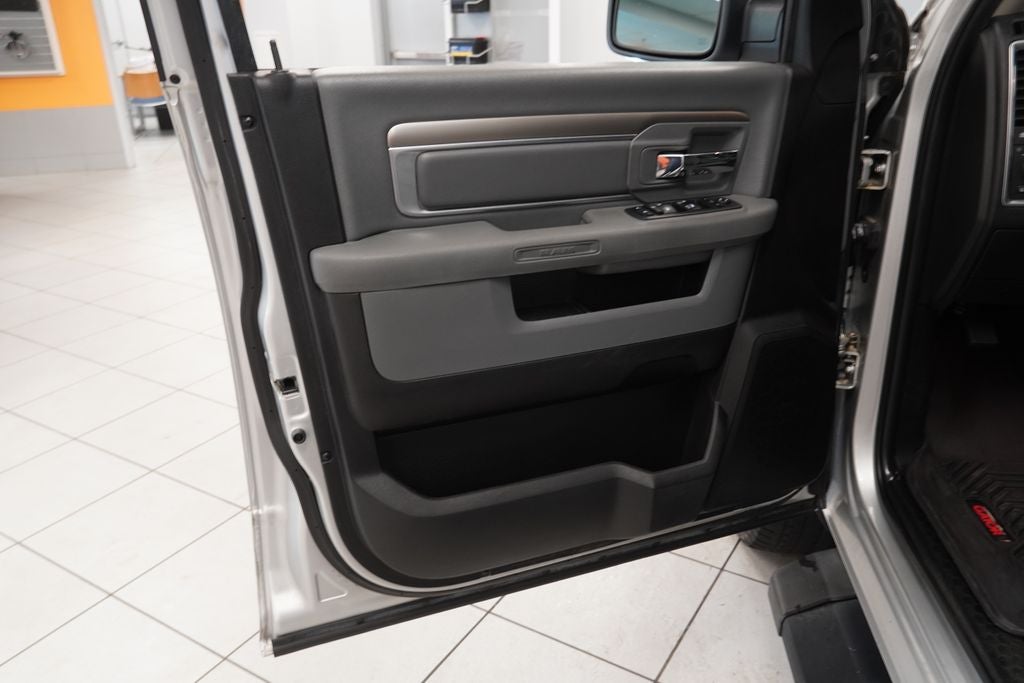 2018 RAM 1500 Big Horn CREW CAB 4X4