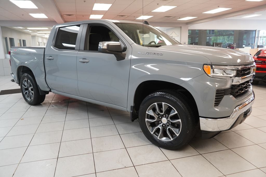 2024 Chevrolet Silverado 1500 LT CREW CAB 4X4