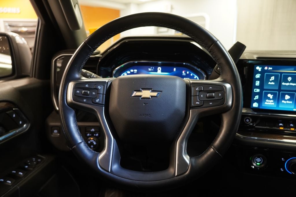2024 Chevrolet Silverado 1500 LT CREW CAB 4X4