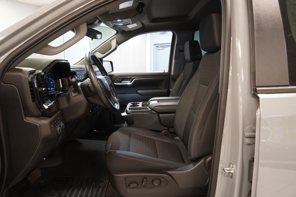 2024 Chevrolet Silverado 1500 LT CREW CAB 4X4