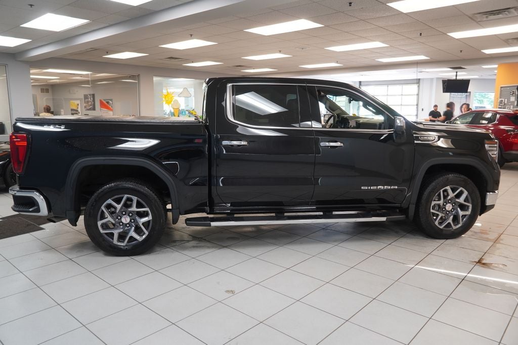 2024 GMC Sierra 1500 SLT CREW CAB 4X4