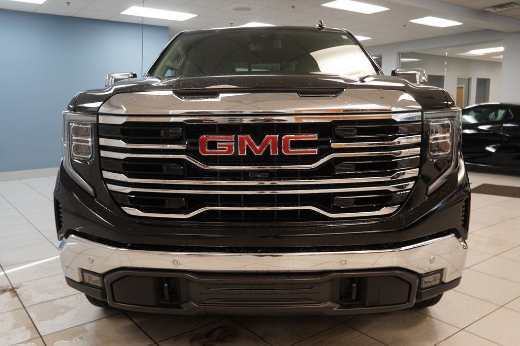 2024 GMC Sierra 1500 SLT CREW CAB 4X4