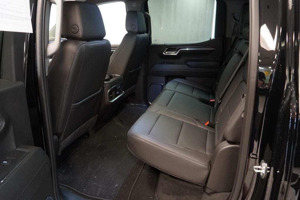 2024 GMC Sierra 1500 SLT CREW CAB 4X4