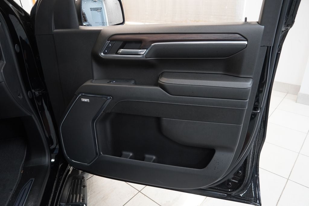 2024 GMC Sierra 1500 SLT CREW CAB 4X4