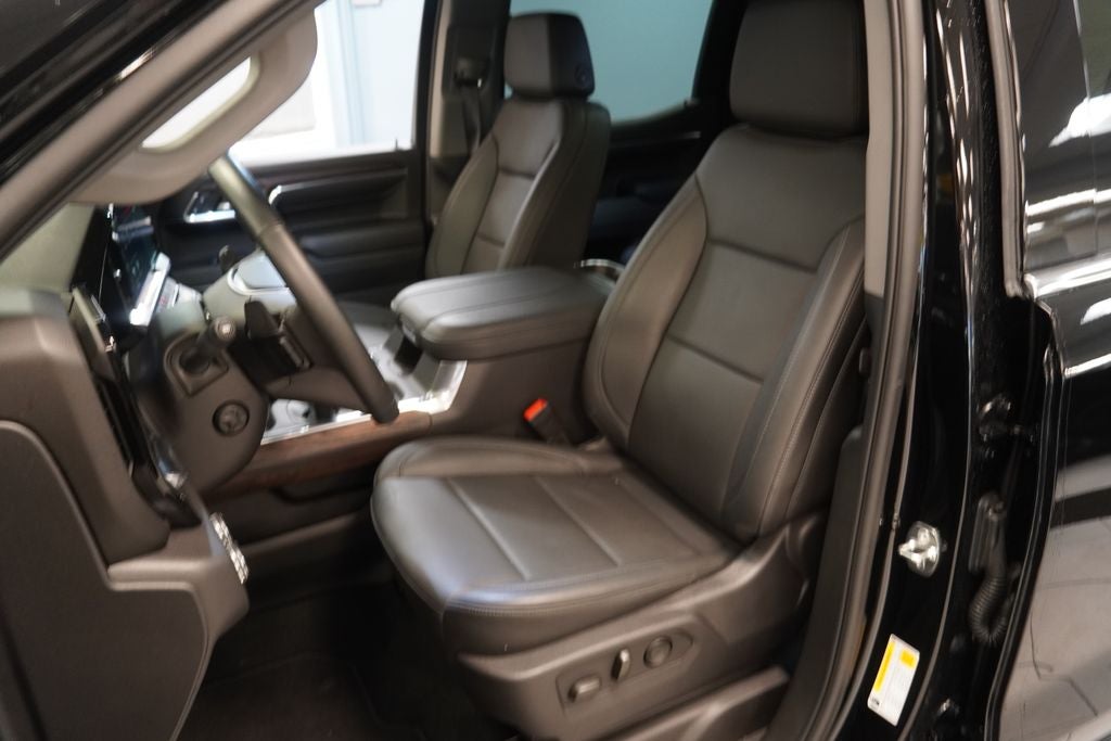 2024 GMC Sierra 1500 SLT CREW CAB 4X4