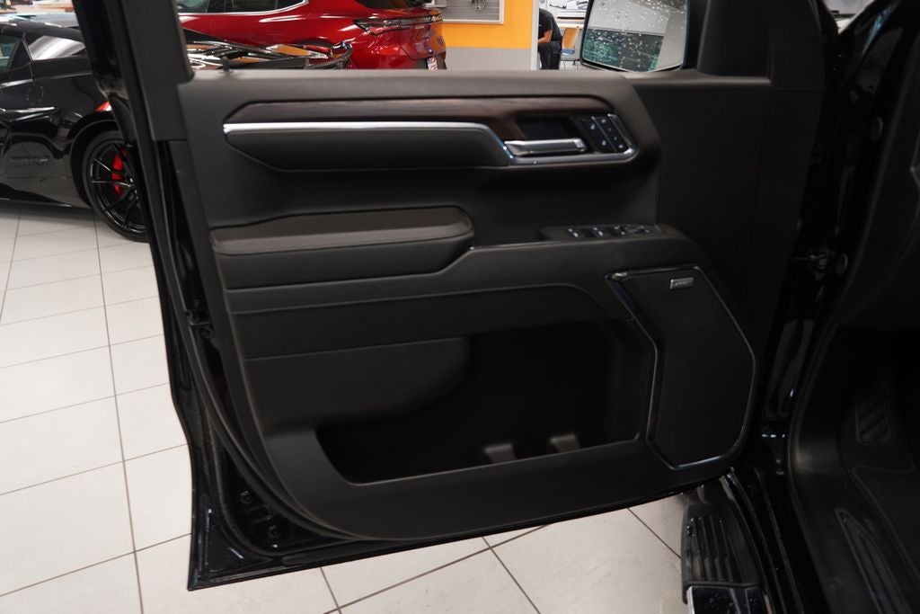 2024 GMC Sierra 1500 SLT CREW CAB 4X4