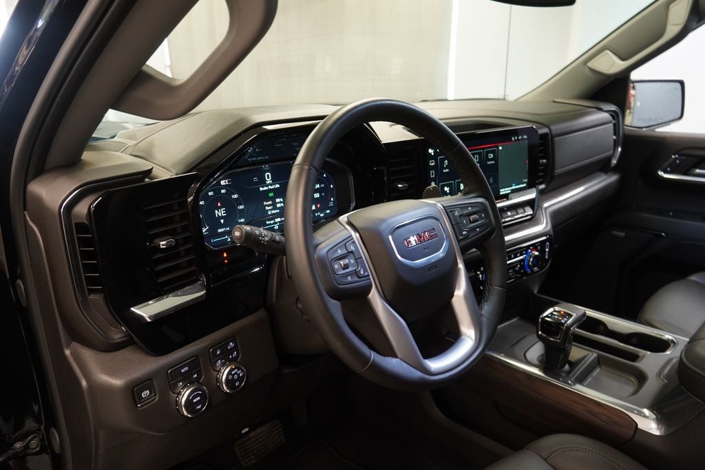 2024 GMC Sierra 1500 SLT CREW CAB 4X4