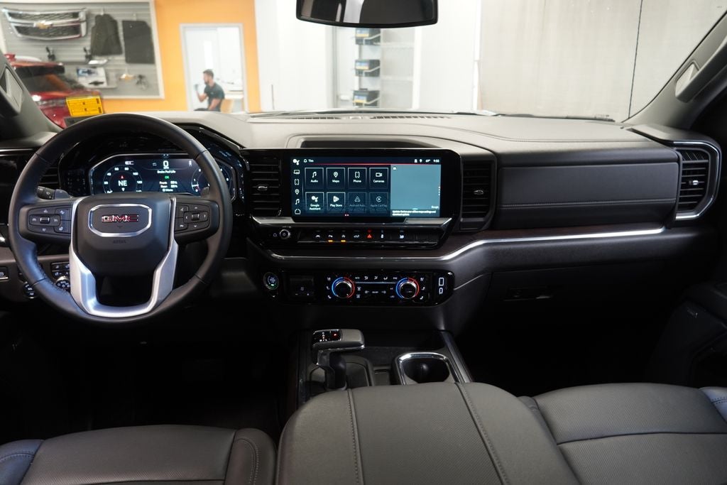 2024 GMC Sierra 1500 SLT CREW CAB 4X4