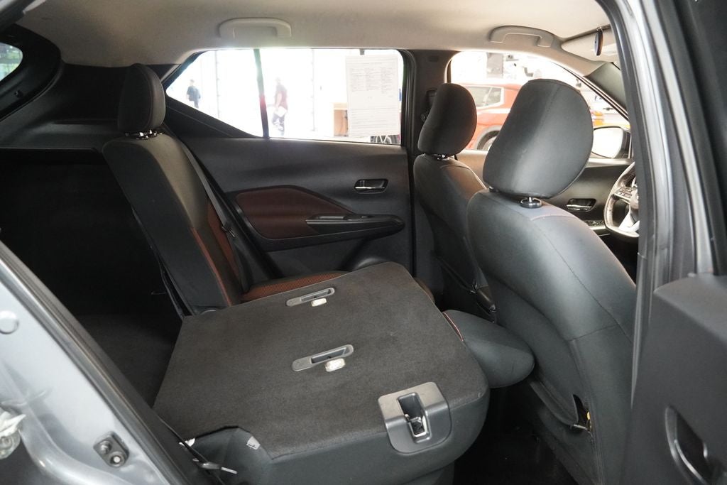 2019 Nissan Kicks SR