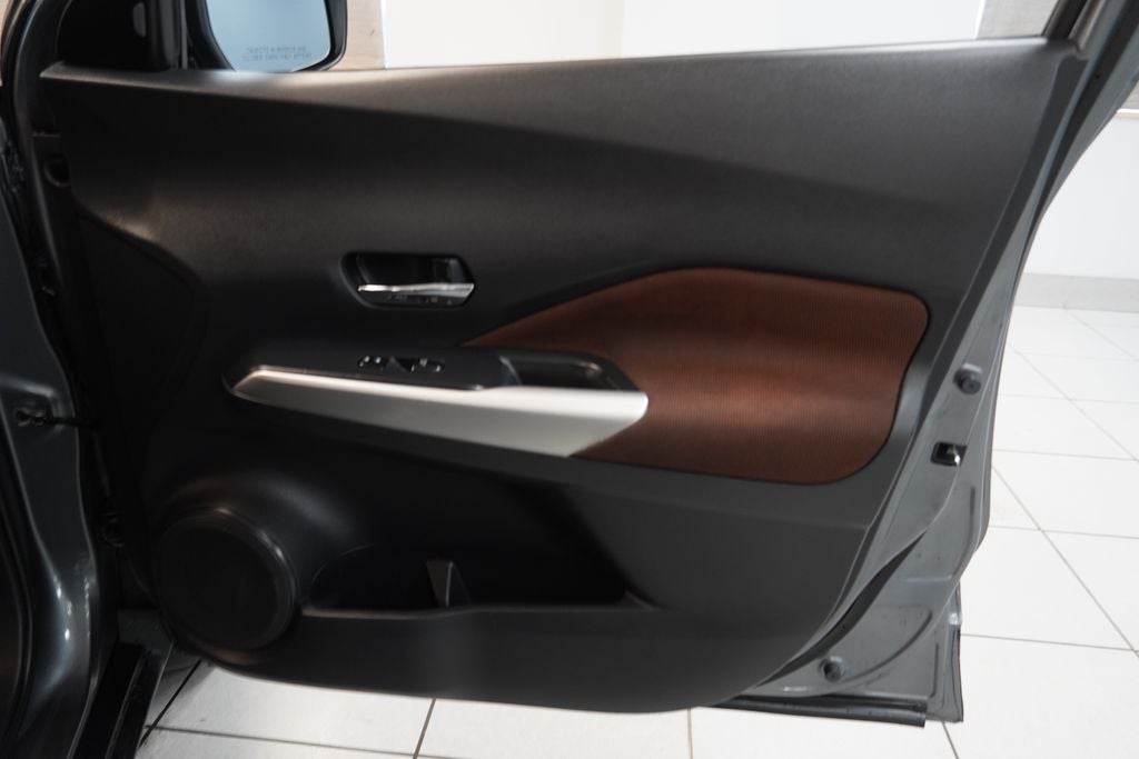 2019 Nissan Kicks SR
