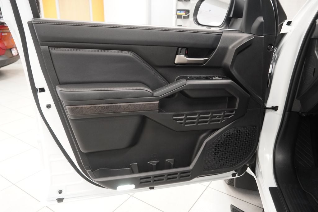 2025 Toyota Tacoma Limited DBL CAB 4X4