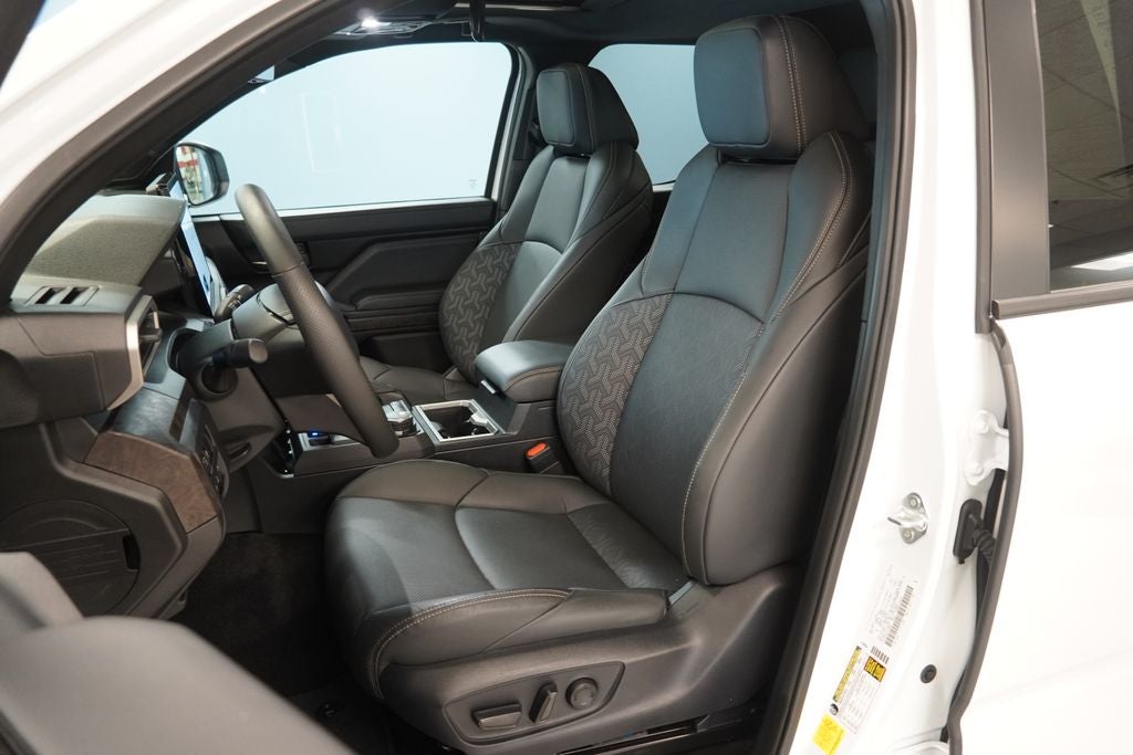 2025 Toyota Tacoma Limited DBL CAB 4X4