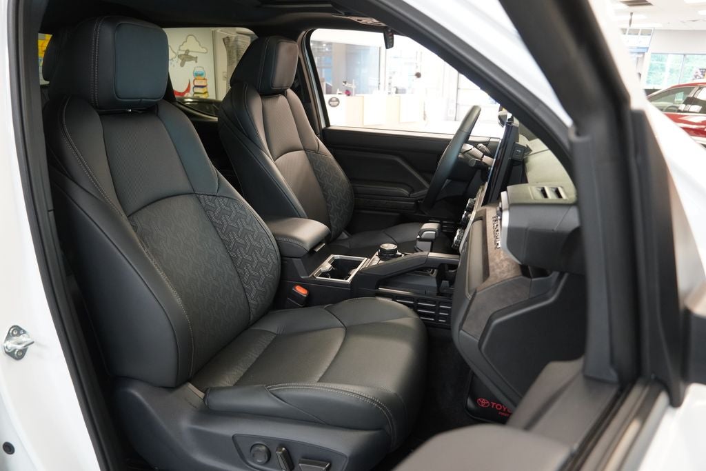 2025 Toyota Tacoma Limited DBL CAB 4X4