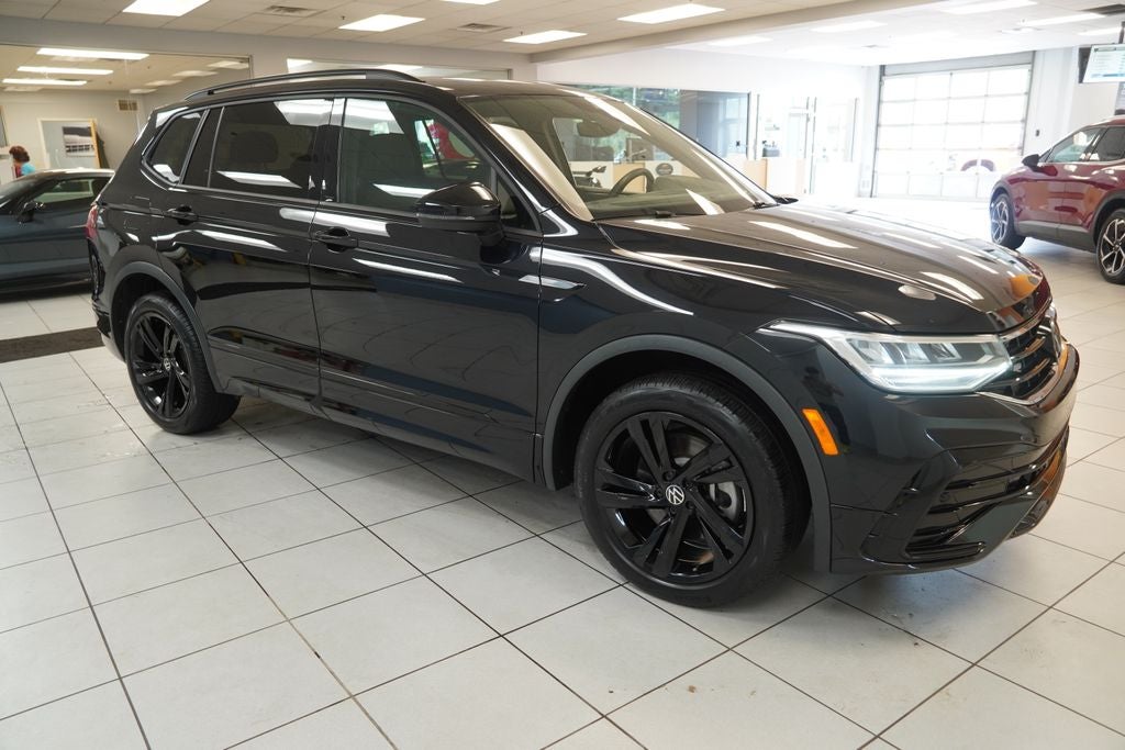 2023 Volkswagen Tiguan 2.0T SE R-Line Black