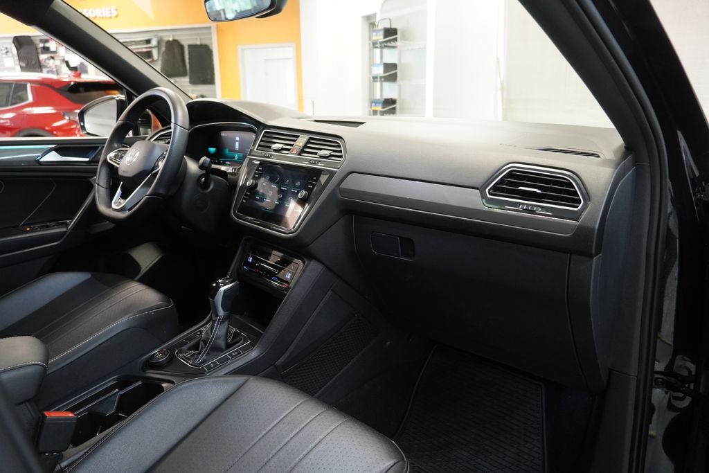 2023 Volkswagen Tiguan 2.0T SE R-Line Black