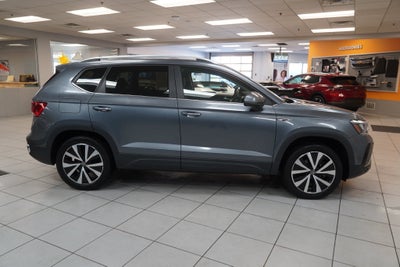 2022 Volkswagen Taos 1.5T SE (AWD)
