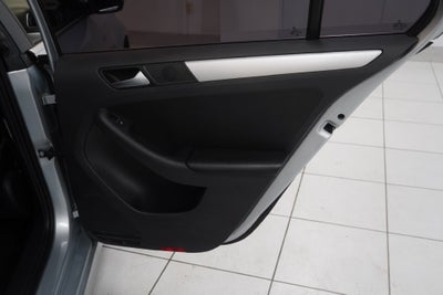 2013 Volkswagen Jetta 2.5L SE Convenience & Sunroof