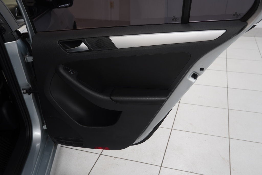 2013 Volkswagen Jetta 2.5L SE Convenience & Sunroof