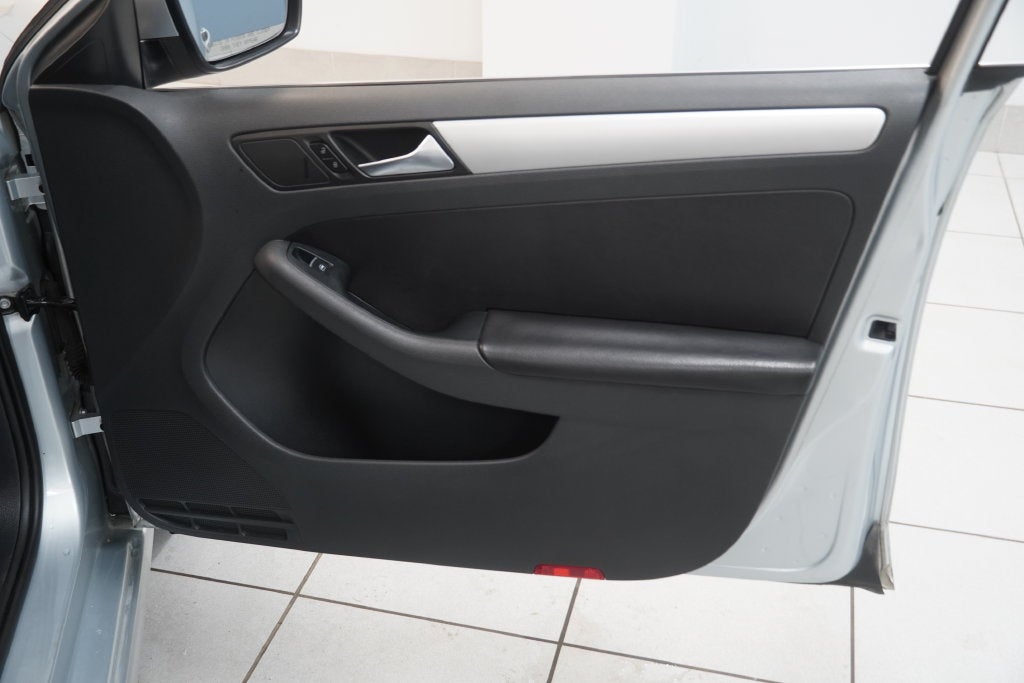 2013 Volkswagen Jetta 2.5L SE Convenience & Sunroof
