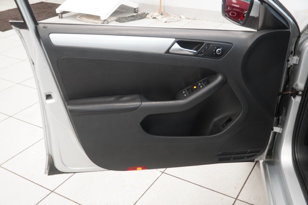 2013 Volkswagen Jetta 2.5L SE Convenience & Sunroof