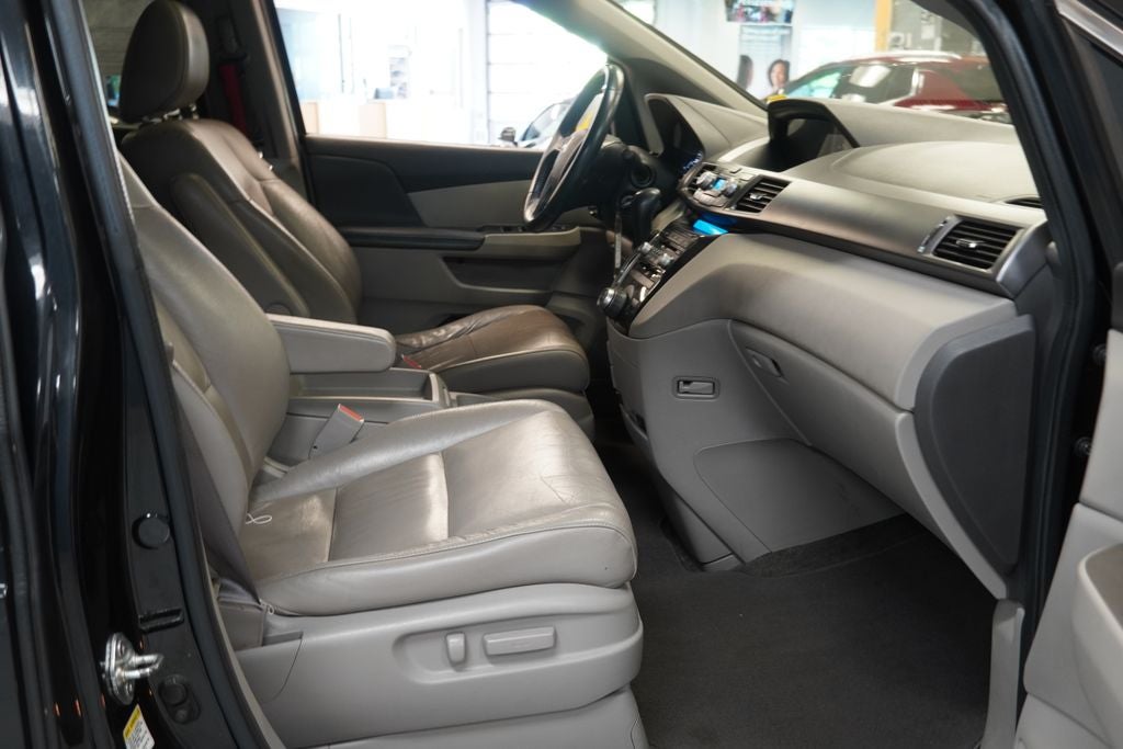 2011 Honda Odyssey Touring ( PRE-AUCTION )