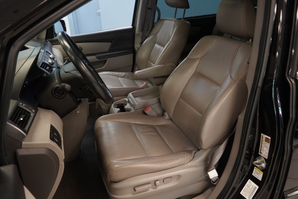2011 Honda Odyssey Touring ( PRE-AUCTION )