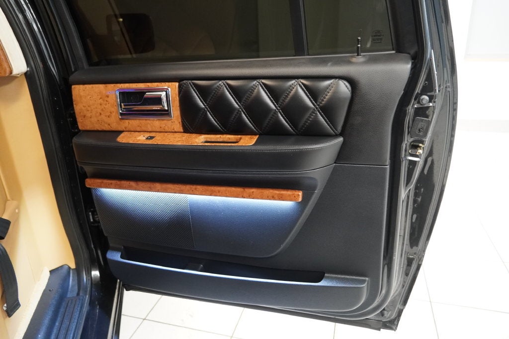 2015 Lincoln Navigator L Base 4WD ( CONVERSION )