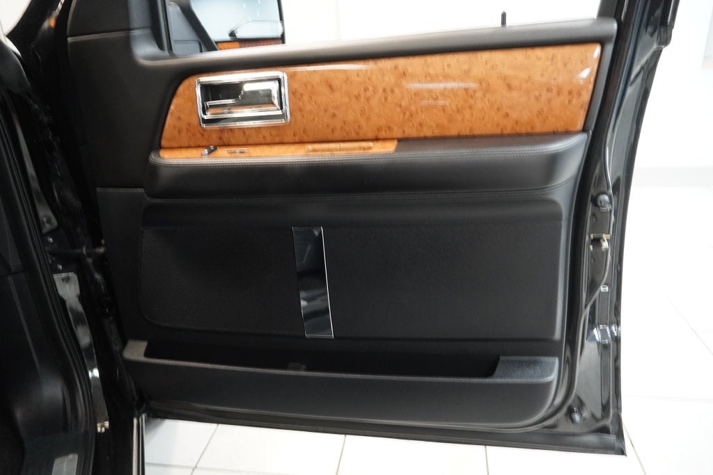 2015 Lincoln Navigator L Base 4WD ( CONVERSION )