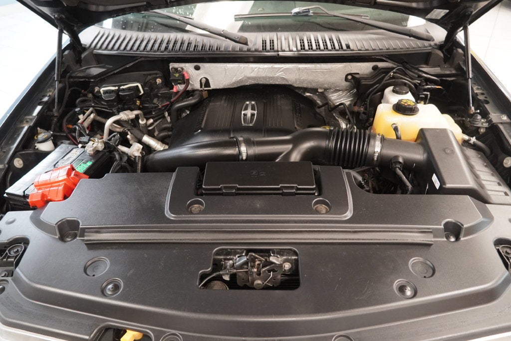 2015 Lincoln Navigator L Base 4WD ( CONVERSION )