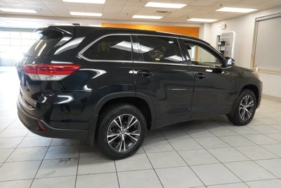 2019 Toyota Highlander LE ( AWD )