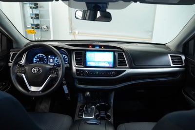 2019 Toyota Highlander LE ( AWD )