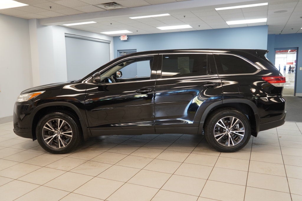 2019 Toyota Highlander LE ( AWD )
