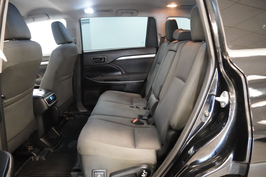 2019 Toyota Highlander LE ( AWD )